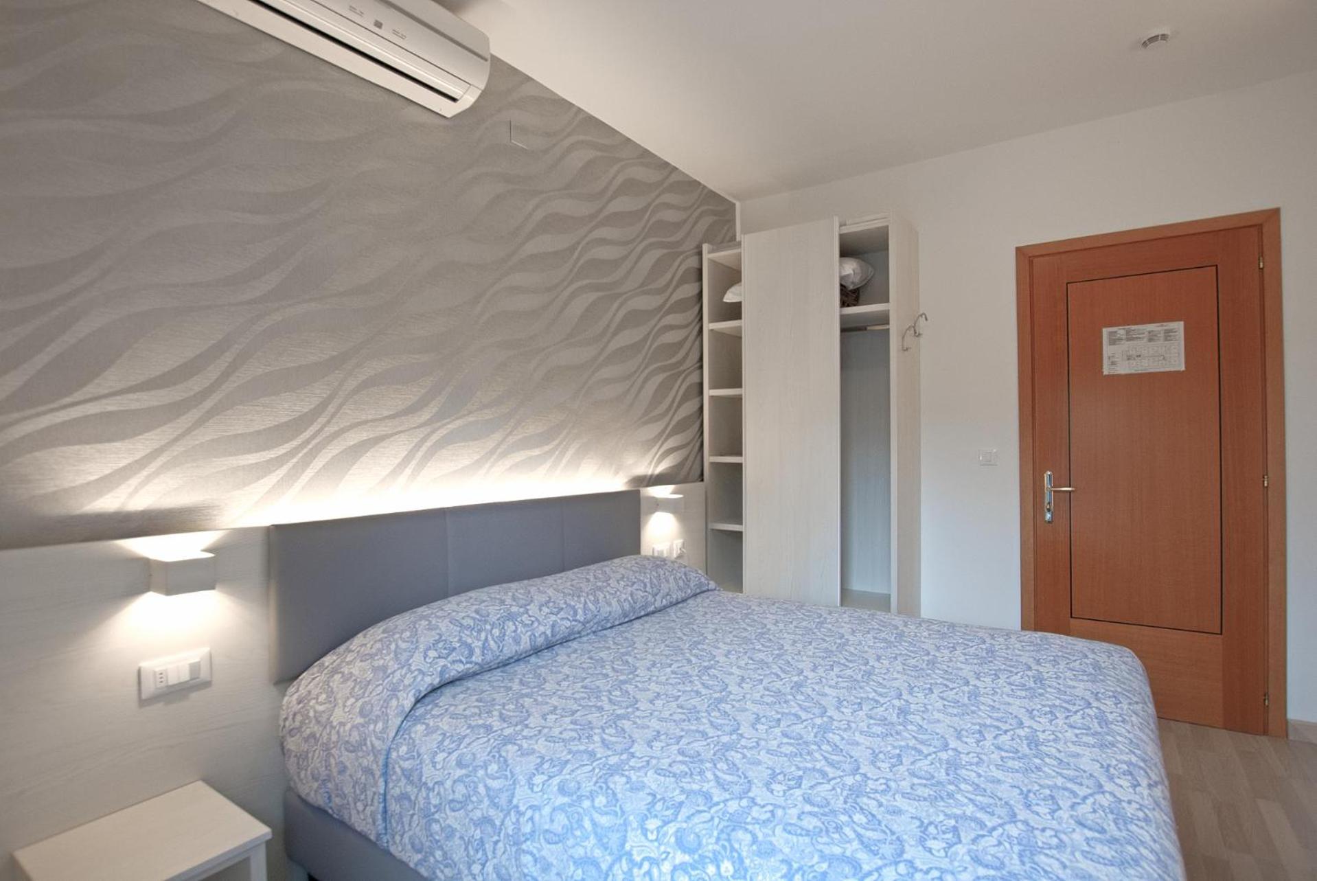 Hotel Paris Lignano Sabbiadoro Exterior photo