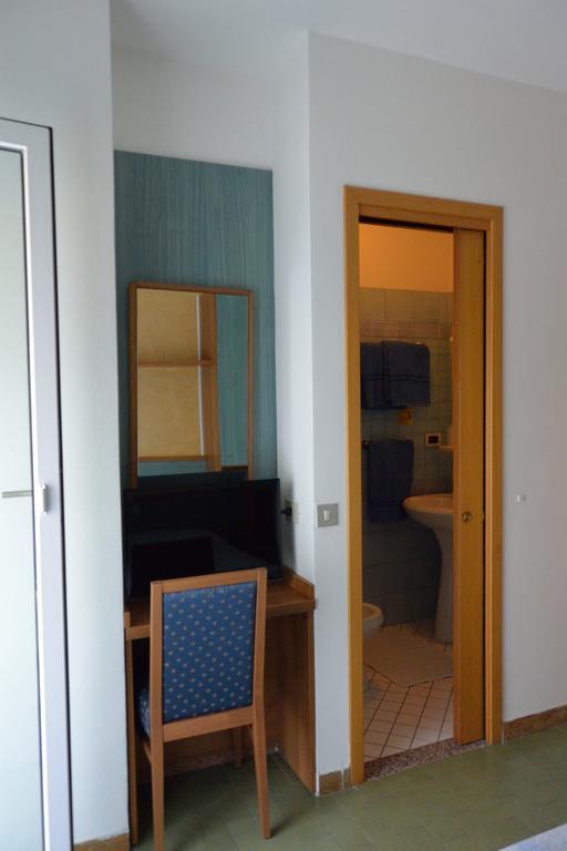 Hotel Paris Lignano Sabbiadoro Room photo